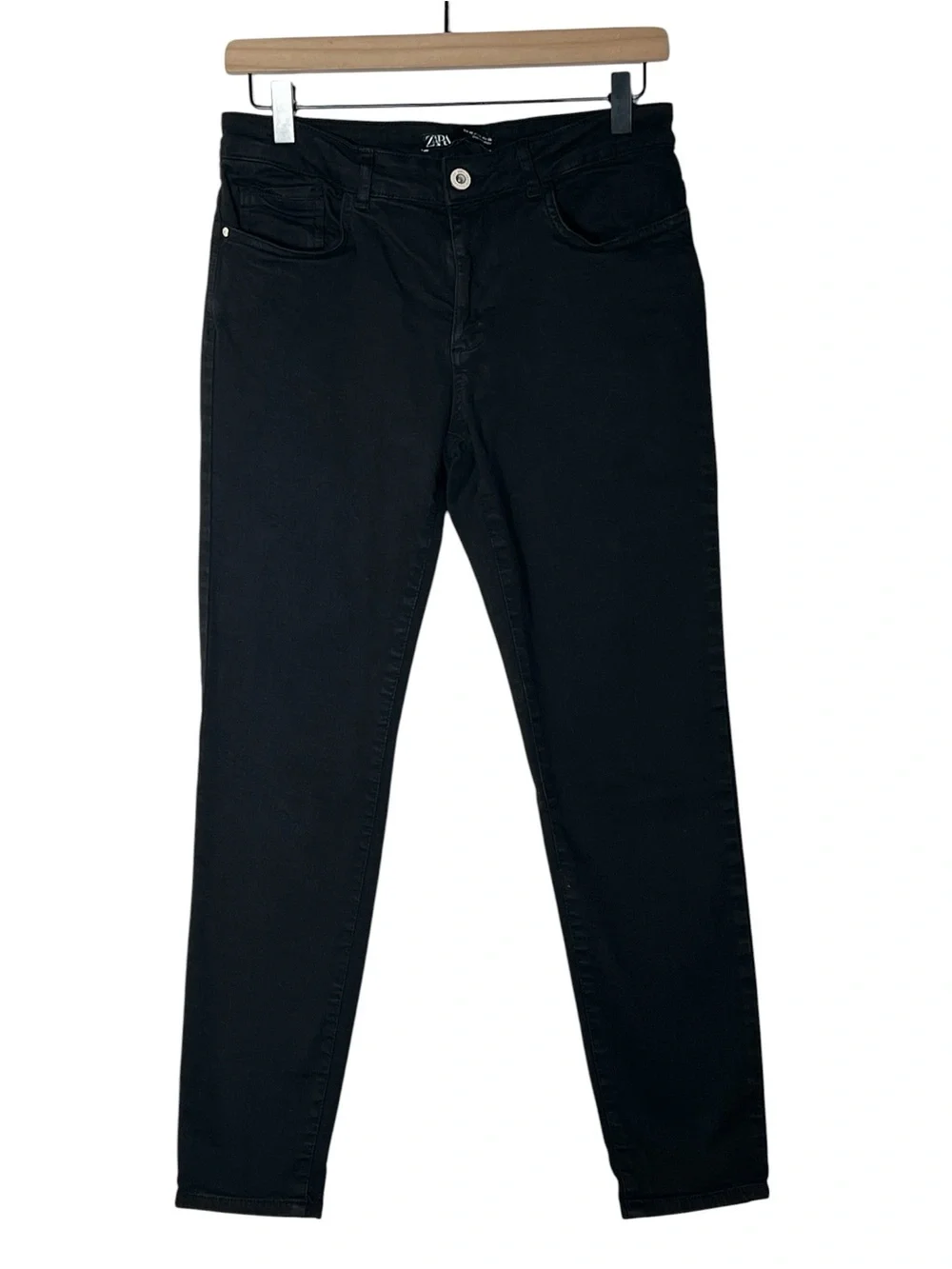 Zara black skinny leg jeans size 8 B102
